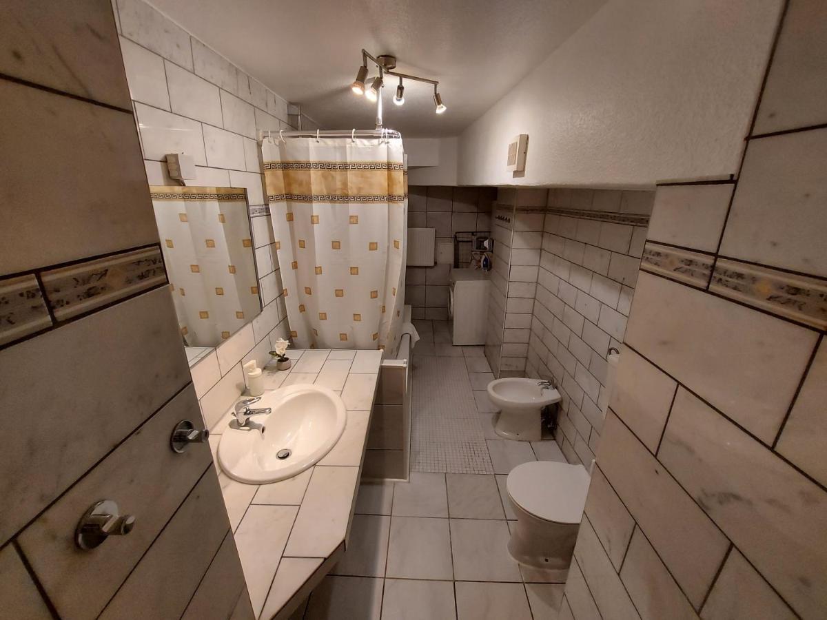 Basement Apartment Κολωνία Εξωτερικό φωτογραφία