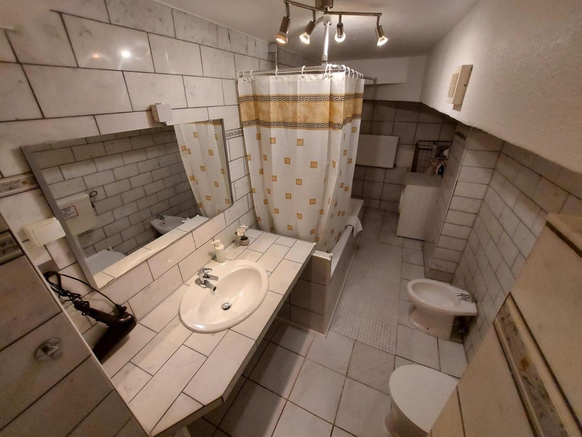 Basement Apartment Κολωνία Εξωτερικό φωτογραφία